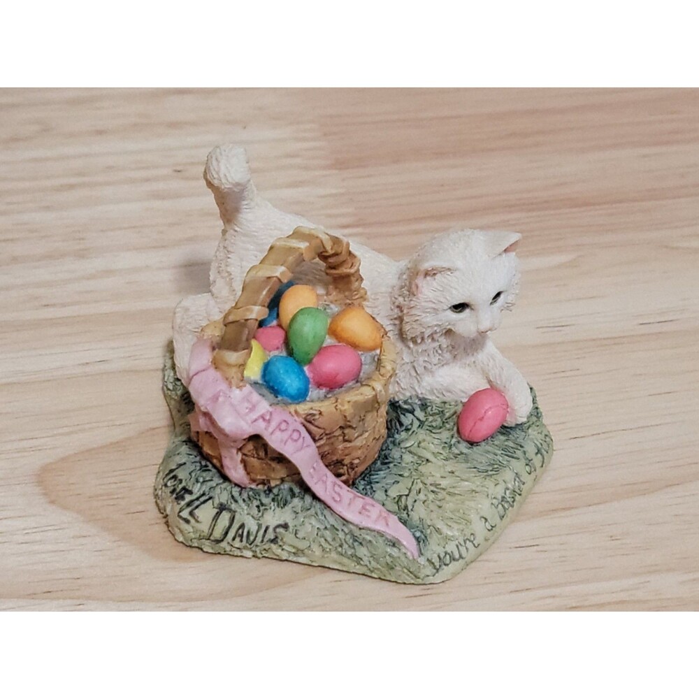 Lowell Davis "You're A Basket Of Fun" Cat Figurine 1993 Easter Eggs 27564